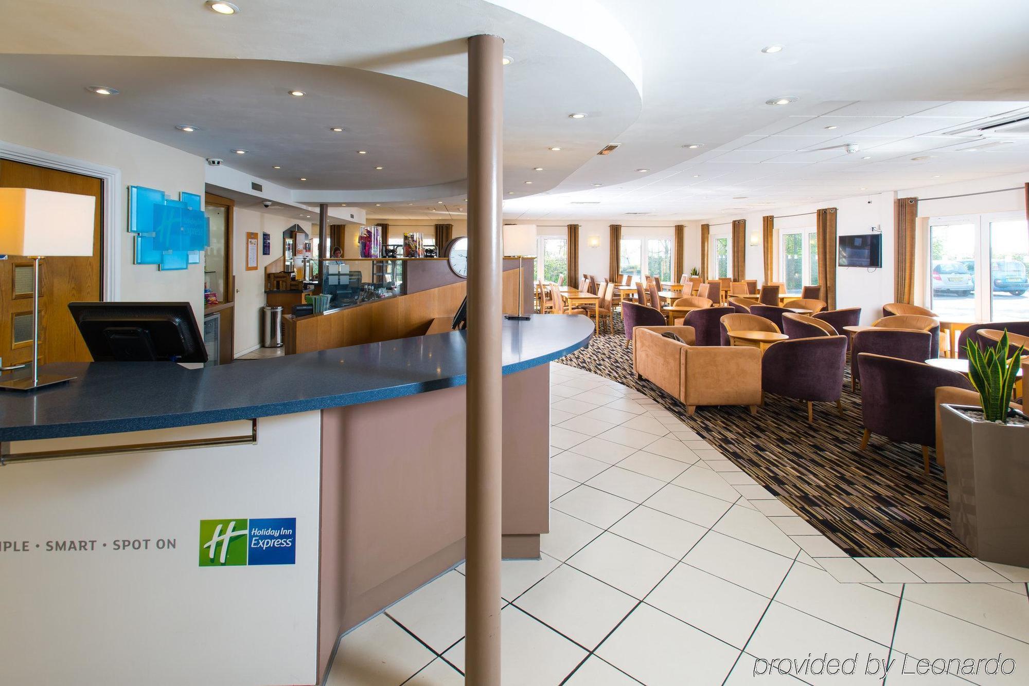 Holiday Inn Express Peterborough, An Ihg Hotel Exterior photo